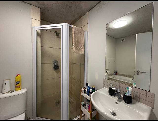 2 BEDROOM APARTMENT TO LET IN BALLITO COMMERCIAL DISTRICT